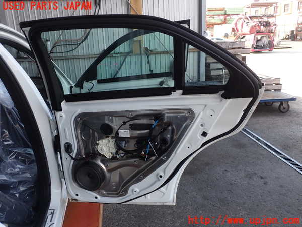 5UPJ-27731290]ベンツ E250(212036C)右後ドア 中古(43R-00049 M25)_m0004.jpg