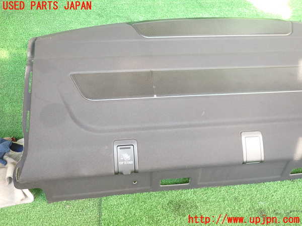 5UPJ-27737761]ベンツ E250(212036C)トノカバー1 中古_m0003.jpg