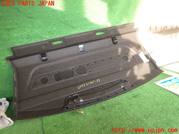 5UPJ-27737761]ベンツ E250(212036C)トノカバー1 中古_m0004.jpg