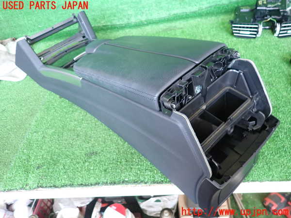 5UPJ-27737540]ベンツ E250(212036C)センターコンソール 中古_m0001.jpg