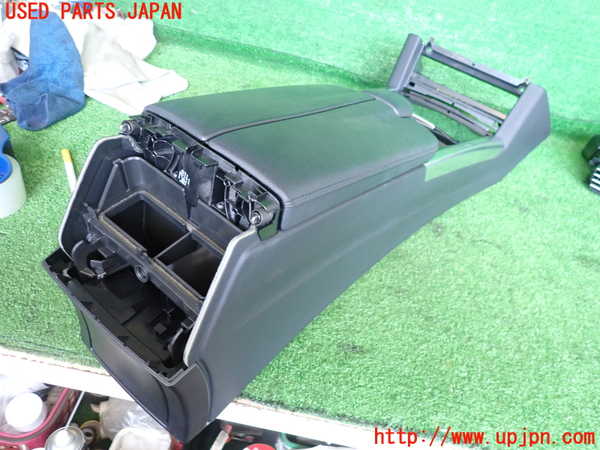 5UPJ-27737540]ベンツ E250(212036C)センターコンソール 中古_m0002.jpg
