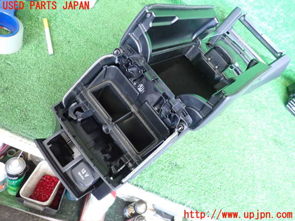 5UPJ-27737540]ベンツ E250(212036C)センターコンソール 中古_m0004.jpg