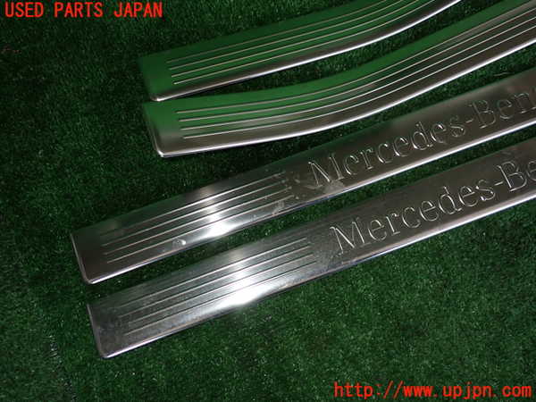 2UPJ-27737740]ベンツ E250(212036C)スカッフプレート 中古_m0003.jpg