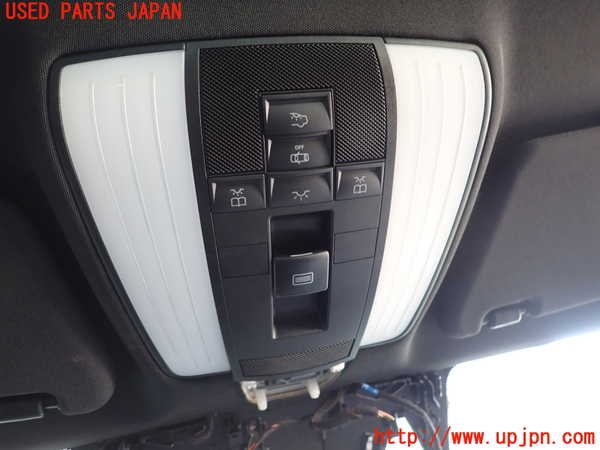 5UPJ-27736411]ベンツ E250(212036C)ルームランプ1 (１列目真中) 中古_m0001.jpg