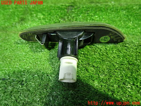 5UPJ-27761160]BMW M5(NB50 E60)右ウィンカーレンズ 中古_m0002.jpg