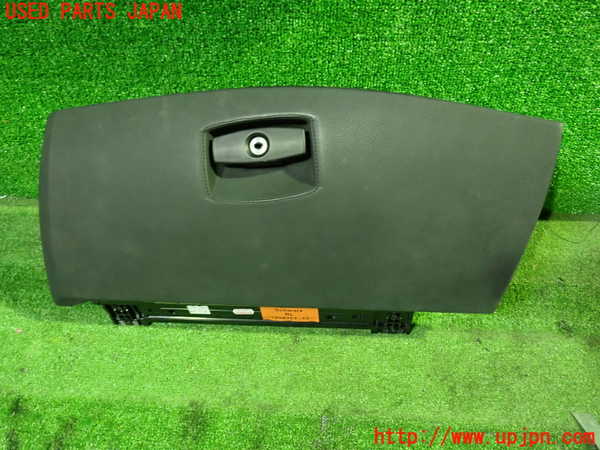 5UPJ-27767516]BMW M5(NB50 E60)グローブボックス1 中古_m0001.jpg