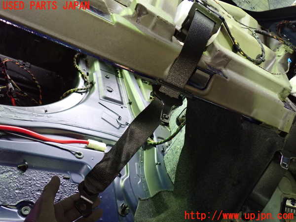5UPJ-27767135]BMW M5(NB50 E60)真中2列目シートベルト 中古_m0001.jpg