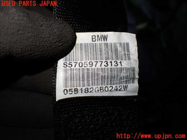 5UPJ-27767135]BMW M5(NB50 E60)真中2列目シートベルト 中古_m0004.jpg
