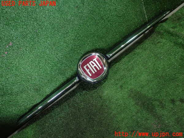 5UPJ-27771631]フィアット・500(31209)エンブレム1 中古_m0001.jpg