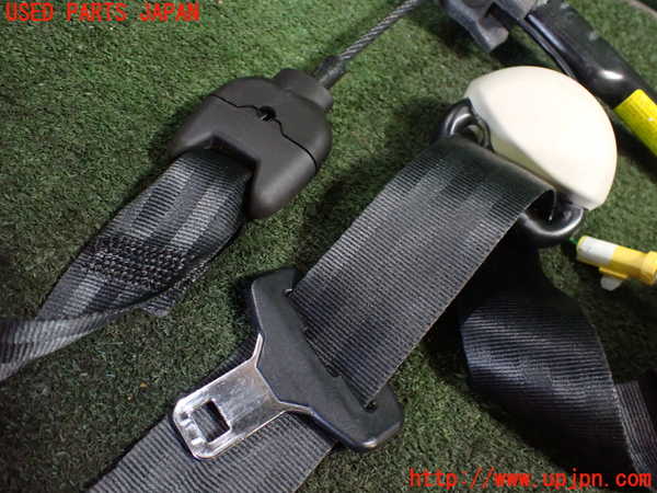 5UPJ-27777045]フィアット・500(31209)運転席シートベルト 中古_m0002.jpg