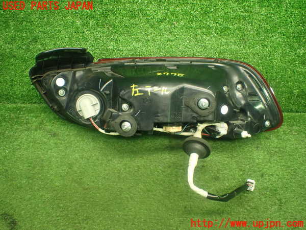1UPJ-27781536]アバルト・124スパイダー(NF2EK)左テールランプ 中古_m0002.jpg