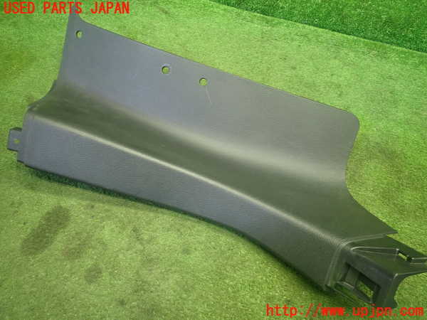 1UPJ-27787675]アバルト・124スパイダー(NF2EK)右リアピラートリム 中古_m0002.jpg