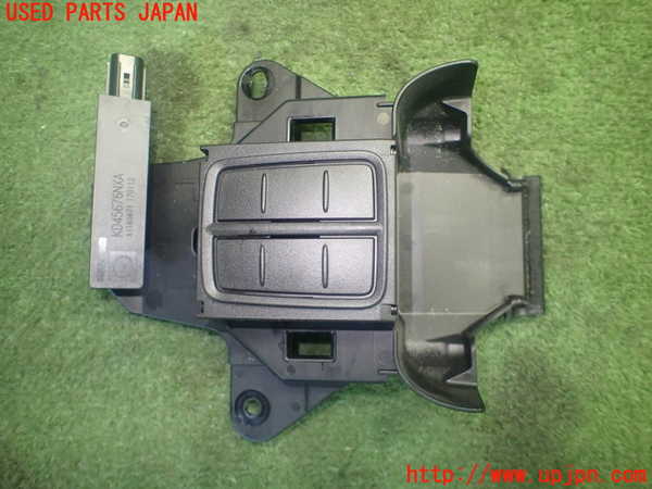 1UPJ-27787810]アバルト・124スパイダー(NF2EK)ドリンクホルダー 中古_m0004.jpg