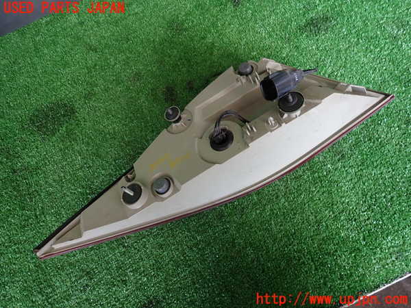 2UPJ-27791530]ジャガー・XKシリーズ(J438B)右テールランプ 中古 【左ハンドル】_m0002.jpg