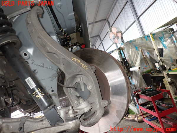 2UPJ-27794295]ジャガー・XKシリーズ(J438B)左フロントナックルハブ 中古 【左ハンドル】_m0001.jpg