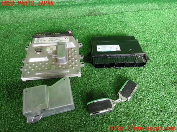 2UPJ-27796110]ジャガー・XKシリーズ(J438B)エンジンコンピューター 中古 【左ハンドル】_m0001.jpg