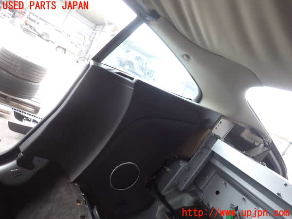 2UPJ-27797675]ジャガー・XKシリーズ(J438B)右リアピラートリム 中古 【左ハンドル】_m0001.jpg