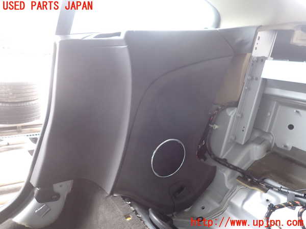 2UPJ-27797675]ジャガー・XKシリーズ(J438B)右リアピラートリム 中古 【左ハンドル】_m0003.jpg