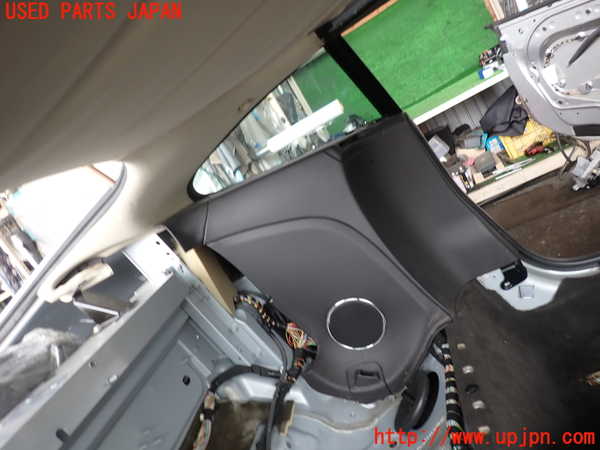 2UPJ-27797680]ジャガー・XKシリーズ(J438B)左リアピラートリム 中古 【左ハンドル】_m0001.jpg