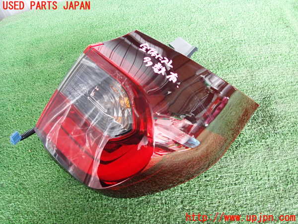 2UPJ-27811530]フィット(Fit) ハイブリッド(e：HEV)(GR3)右テールランプ 中古_m0001.jpg