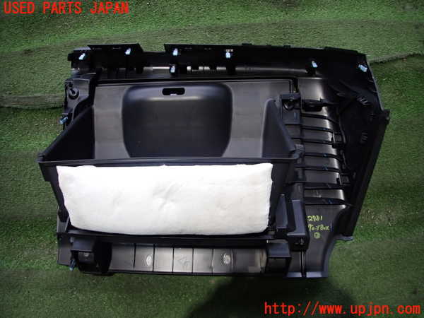 5UPJ-27817517]フィット(Fit) ハイブリッド(e：HEV)(GR3)グローブボックス2 中古_m0003.jpg