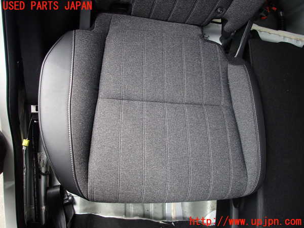 2UPJ-27817145]フィット(Fit) ハイブリッド(e：HEV)(GR3)右2列目シート 中古_m0002.jpg