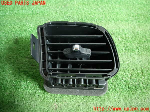 2UPJ-27817528]フィット(Fit) ハイブリッド(e：HEV)(GR3)エアコン吹き出し口3 (右) 中古_m0001.jpg