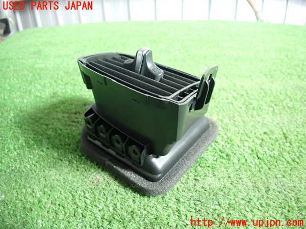2UPJ-27817528]フィット(Fit) ハイブリッド(e：HEV)(GR3)エアコン吹き出し口3 (右) 中古_m0003.jpg