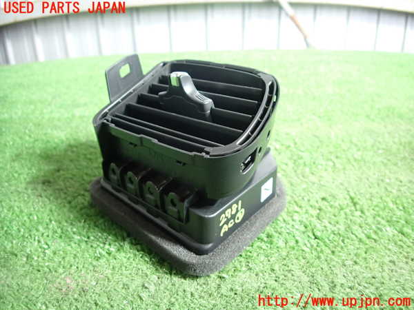 2UPJ-27817528]フィット(Fit) ハイブリッド(e：HEV)(GR3)エアコン吹き出し口3 (右) 中古_m0004.jpg
