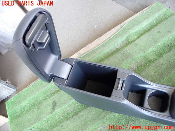 2UPJ-27817540]フィット(Fit) ハイブリッド(e：HEV)(GR3)センターコンソール 中古_m0003.jpg