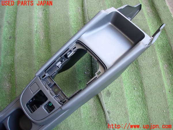 2UPJ-27817540]フィット(Fit) ハイブリッド(e：HEV)(GR3)センターコンソール 中古_m0004.jpg