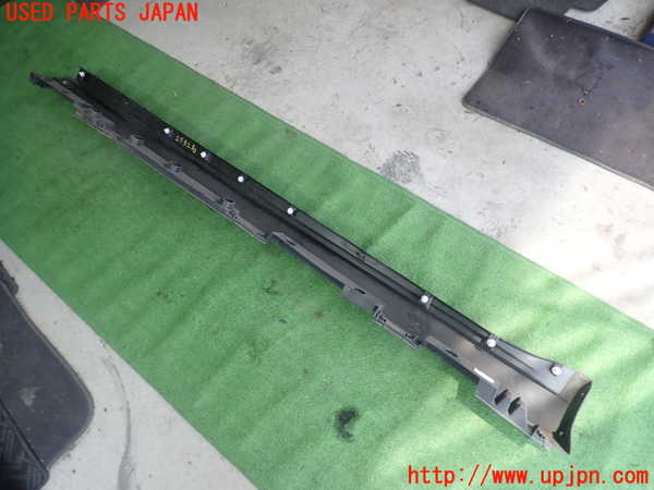 1UPJ-27821390]レクサス・ES300h(AXZH10)右サイドステップ 中古_m0003.jpg
