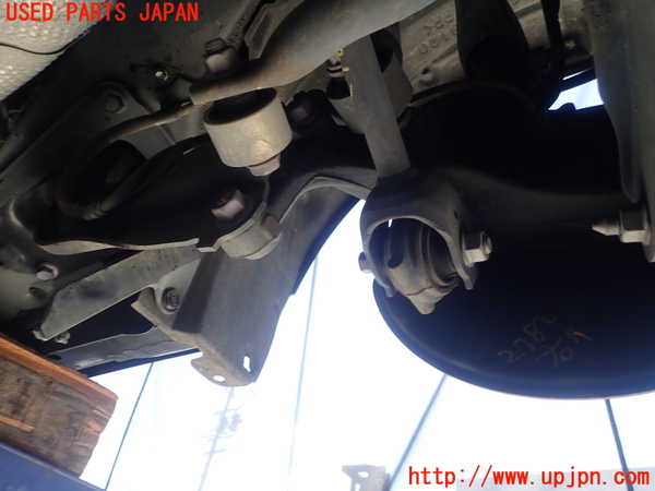 1UPJ-27824300]レクサス・ES300h(AXZH10)右リアナックルハブ 中古_m0001.jpg