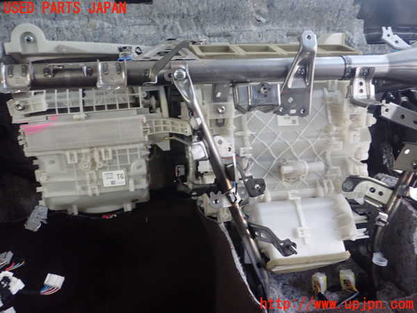 1UPJ-27826081]レクサス・ES300h(AXZH10)エバポレーター1 中古_m0001.jpg