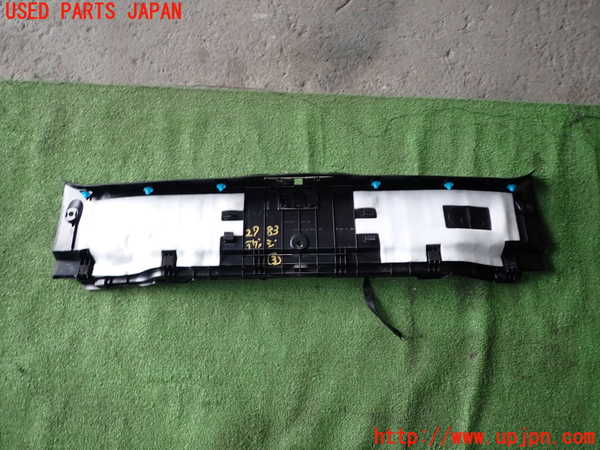 5UPJ-27837773]レクサス・GS350(GRL10)ラゲッジトレイ3 中古_m0005.jpg