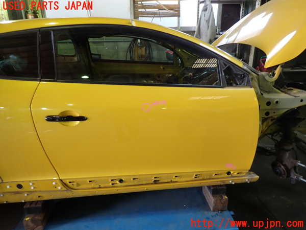 5UPJ-27841230]ルノー・メガーヌ R.S.(ルノー・スポール)(DZF4R)右ドア SEKURIT M40 中古_m0001.jpg