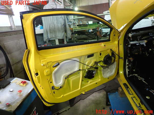 5UPJ-27841260]ルノー・メガーヌ R.S.(ルノー・スポール)(DZF4R)左ドア SEKURIT M40 中古_m0003.jpg