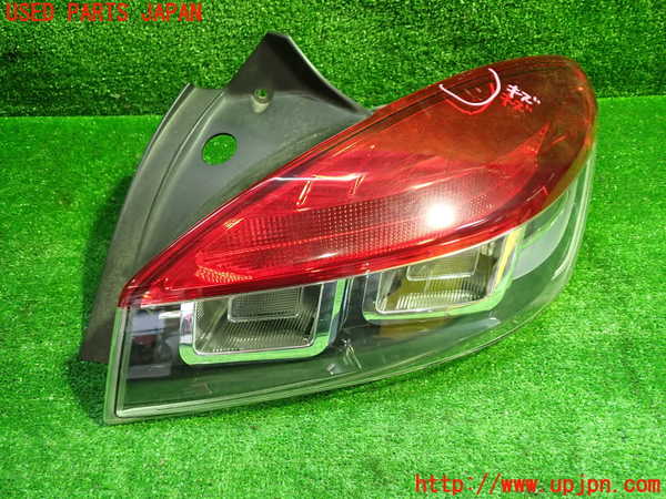 5UPJ-27841530]ルノー・メガーヌ R.S.(ルノー・スポール)(DZF4R)右テールランプ 中古_m0001.jpg