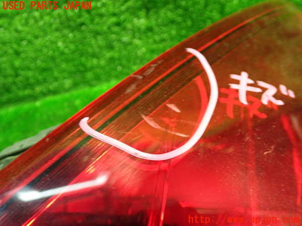 5UPJ-27841530]ルノー・メガーヌ R.S.(ルノー・スポール)(DZF4R)右テールランプ 中古_m0002.jpg