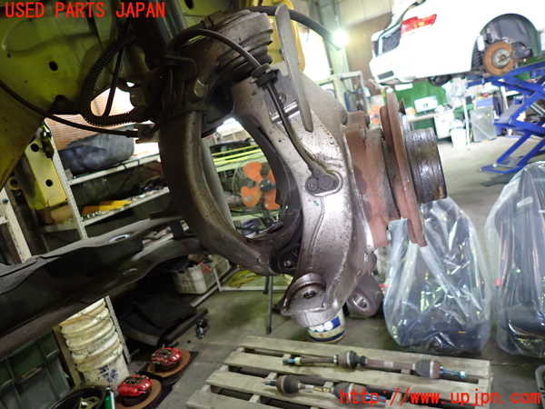 1UPJ-27844290]ルノー・メガーヌ R.S.(ルノー・スポール)(DZF4R)右フロントナックルハブ 中古_m0003.jpg