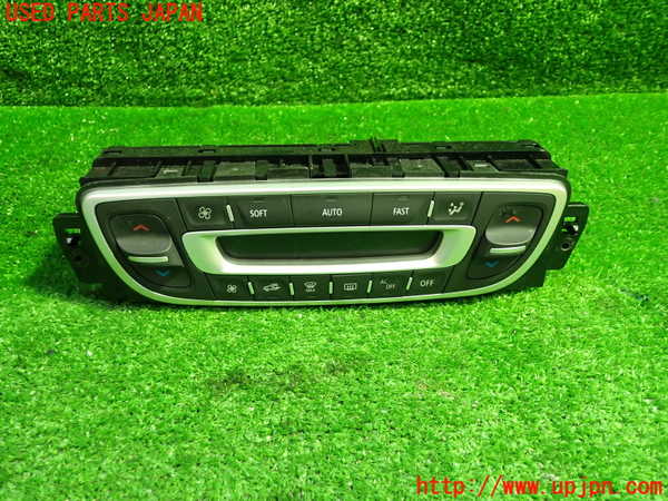 5UPJ-27846066]ルノー・メガーヌ R.S.(ルノー・スポール)(DZF4R)エアコンスイッチ1 中古_m0001.jpg