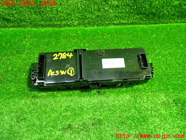 5UPJ-27846066]ルノー・メガーヌ R.S.(ルノー・スポール)(DZF4R)エアコンスイッチ1 中古_m0002.jpg