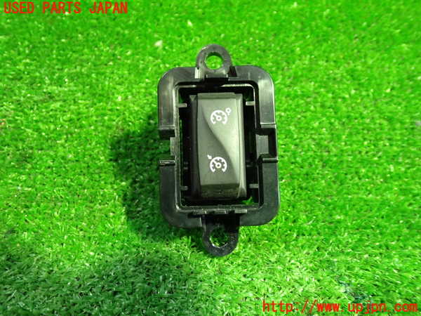 5UPJ-27846307]ルノー・メガーヌ R.S.(ルノー・スポール)(DZF4R)スイッチ2 (照度調節) 中古_m0001.jpg