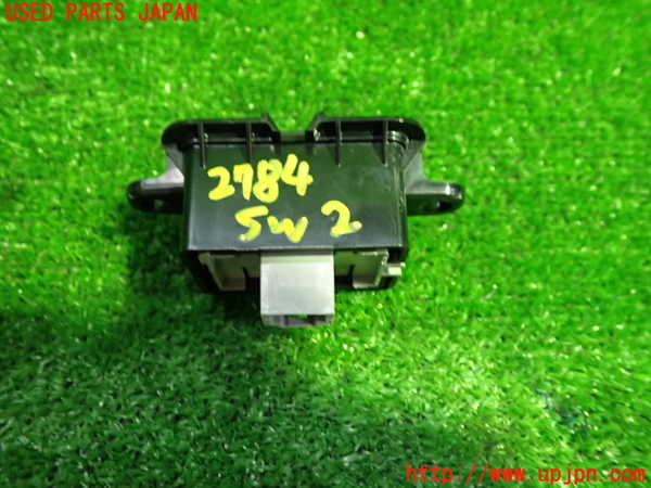 5UPJ-27846307]ルノー・メガーヌ R.S.(ルノー・スポール)(DZF4R)スイッチ2 (照度調節) 中古_m0003.jpg