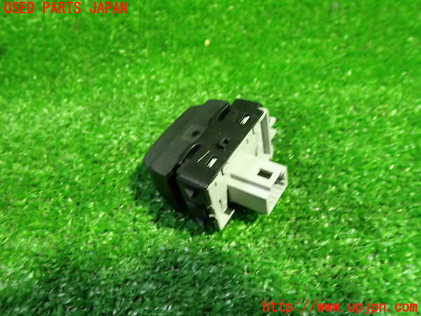 5UPJ-27846309]ルノー・メガーヌ R.S.(ルノー・スポール)(DZF4R)スイッチ4 (アイドリングストップ) 中古_m0002.jpg