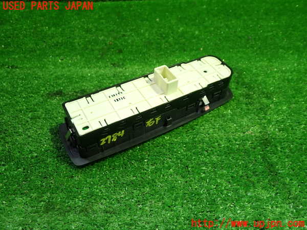 1UPJ-27846240]ルノー・メガーヌ R.S.(ルノー・スポール)(DZF4R)右前パワーウィンドウスイッチ 中古_m0003.jpg
