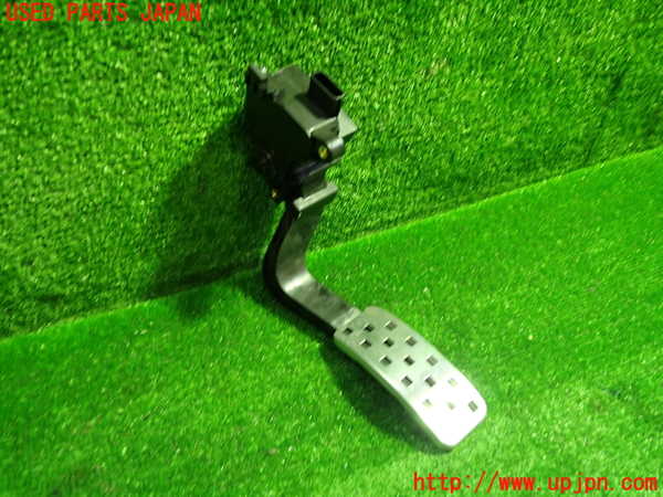 1UPJ-27846381]ルノー・メガーヌ R.S.(ルノー・スポール)(DZF4R)センサー1 (アクセルペダル) 中古_m0001.jpg