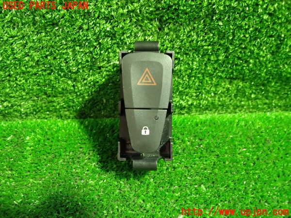 5UPJ-27846290]ルノー・メガーヌ R.S.(ルノー・スポール)(DZF4R)ハザードスイッチ 中古_m0001.jpg