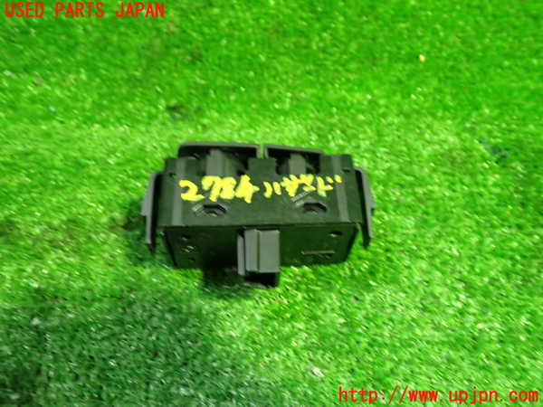 5UPJ-27846290]ルノー・メガーヌ R.S.(ルノー・スポール)(DZF4R)ハザードスイッチ 中古_m0003.jpg