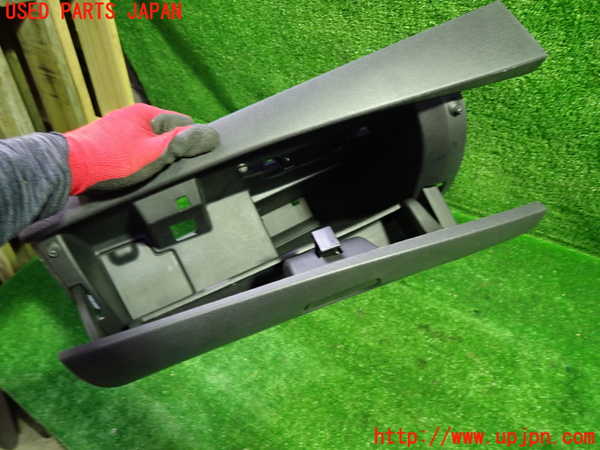 1UPJ-27847516]ルノー・メガーヌ R.S.(ルノー・スポール)(DZF4R)グローブボックス1 中古_m0004.jpg